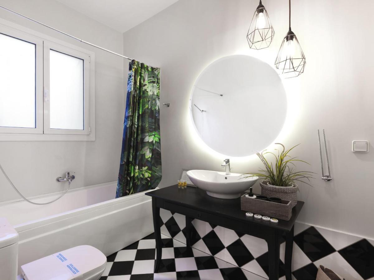 Athenian Apartment In The Center With Jacuzzi Eksteriør bilde